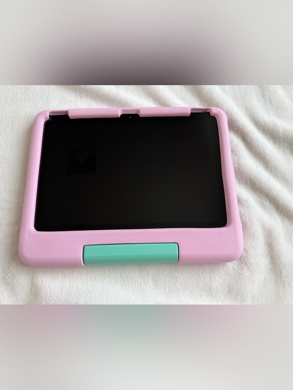 Amazon Fire HD10 (13th generation) tablet + Kid Proof case